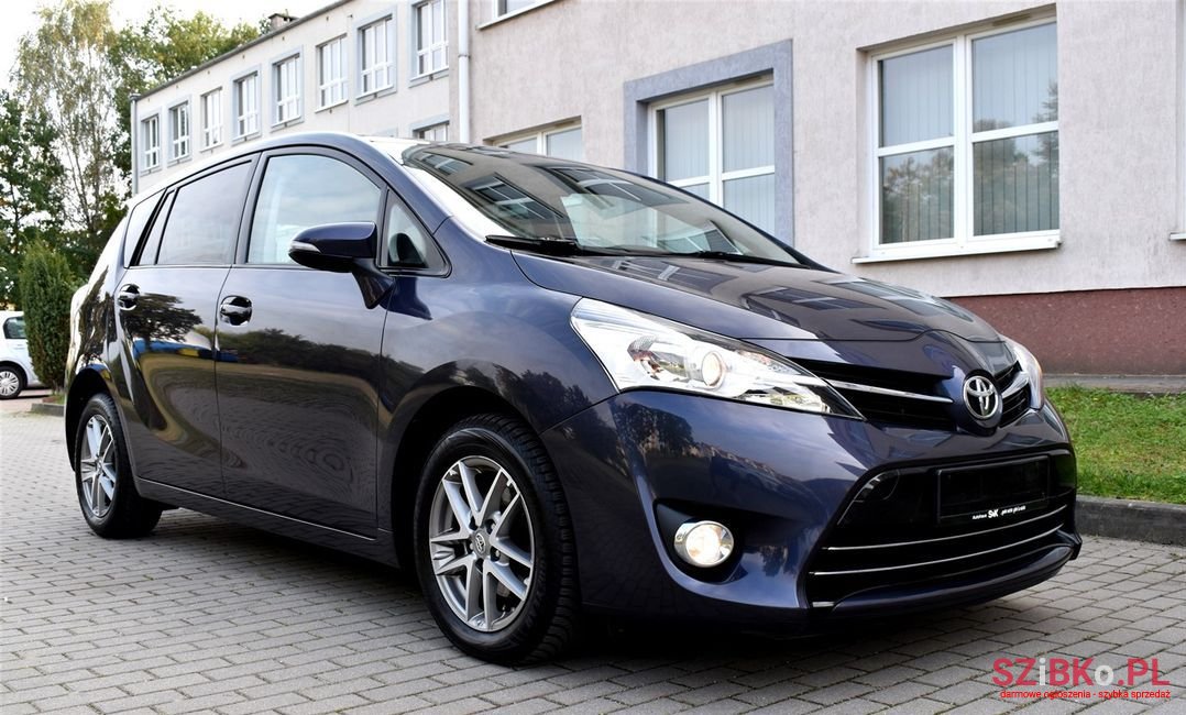 2015' Toyota Verso photo #2