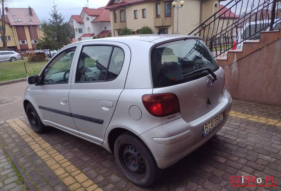 2004' Toyota Yaris photo #2