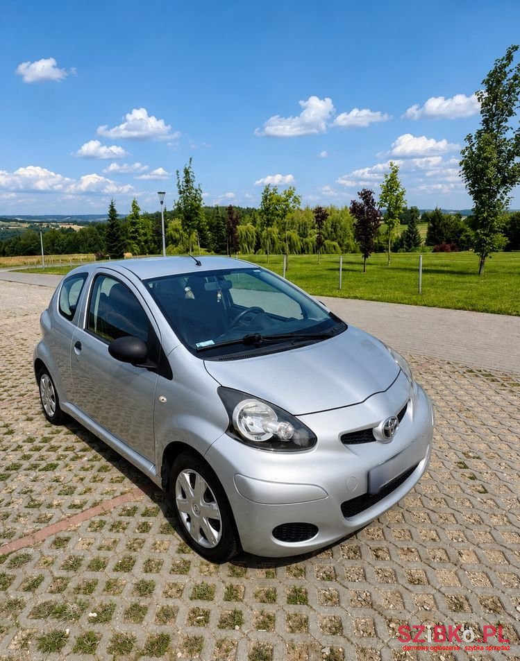 2011' Toyota Aygo 1.0 Vvt-I Terra photo #2