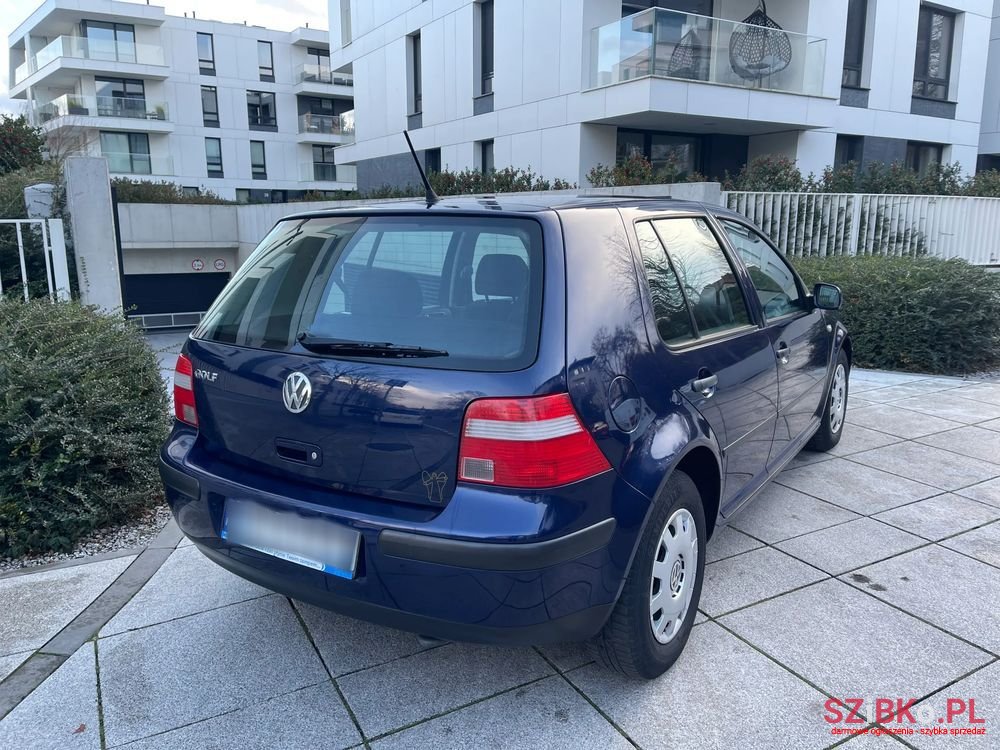 2003' Volkswagen Golf photo #3