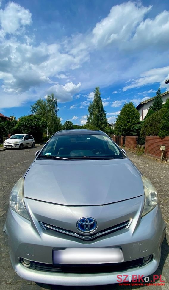 2013' Toyota Prius+ photo #3