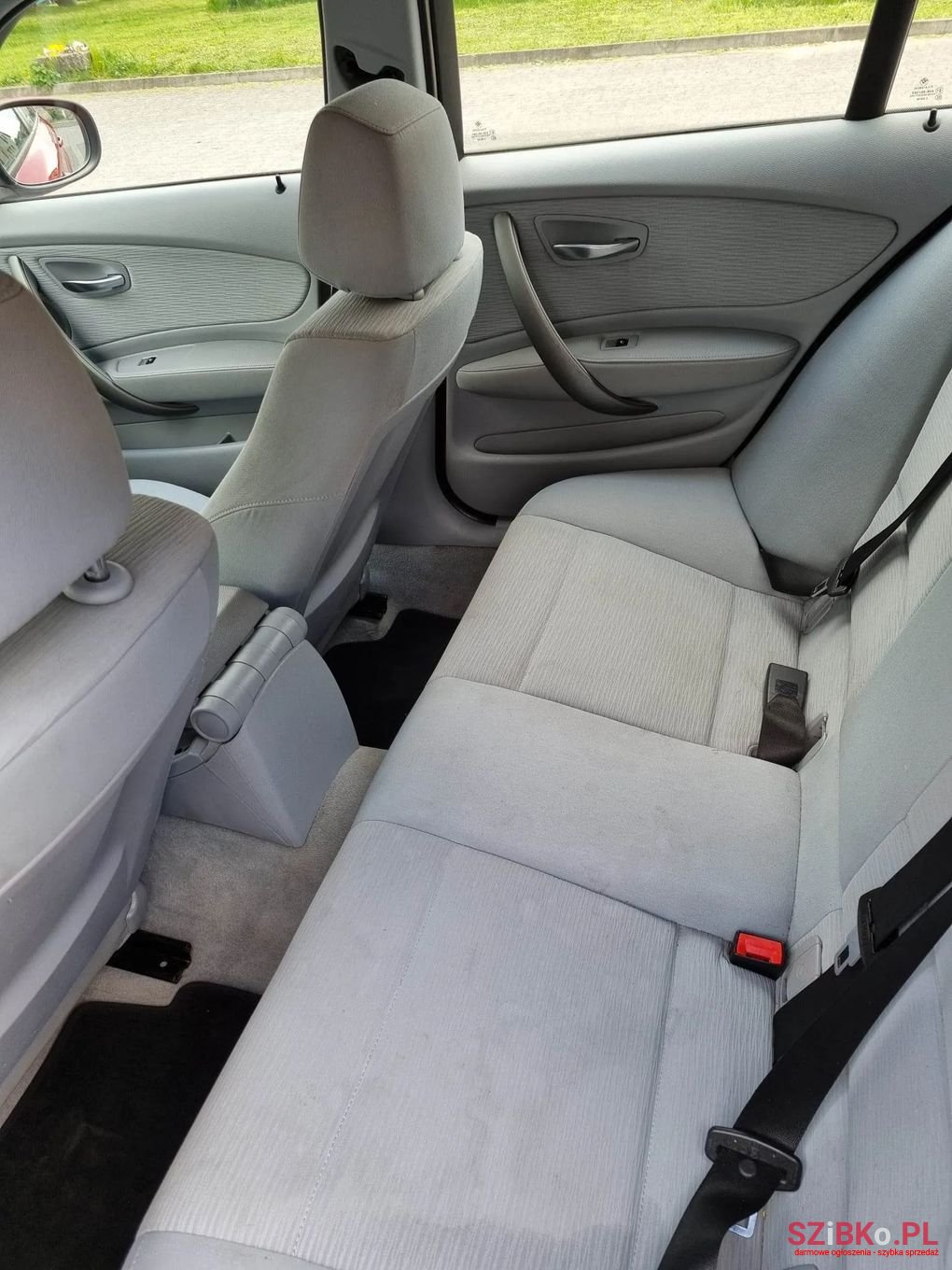 2010' BMW 1 Series photo #4