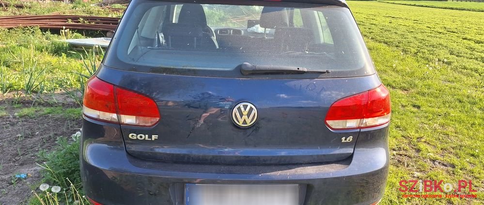 2009' Volkswagen Golf photo #6