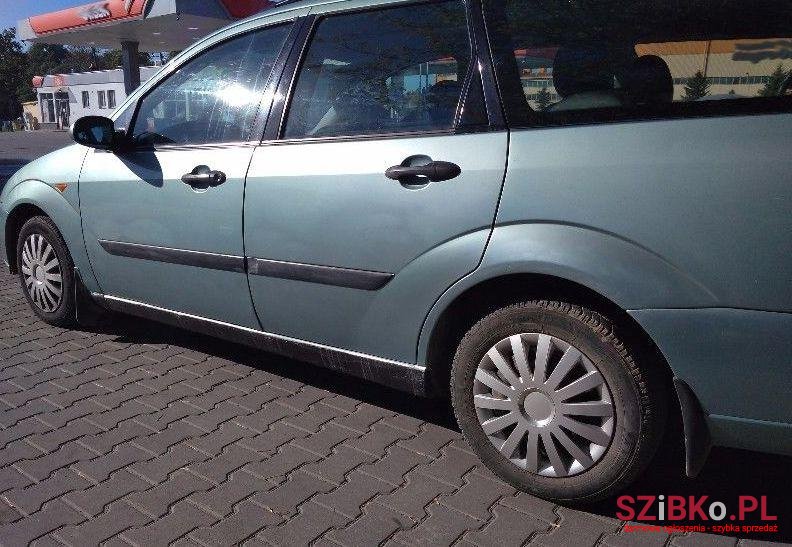 2000' Ford Focus photo #2