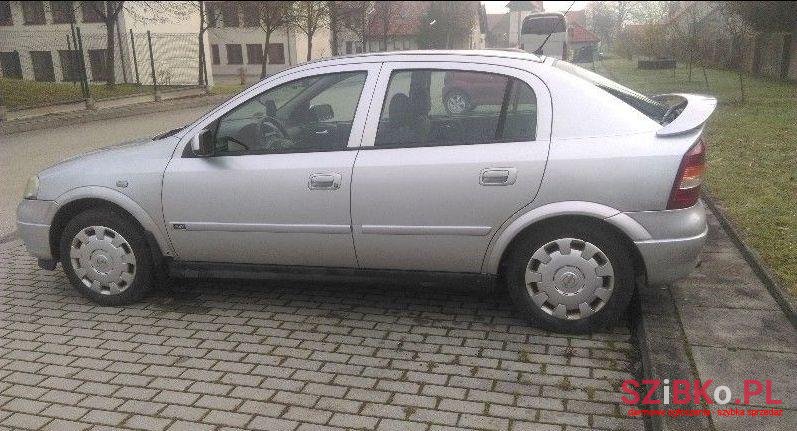 2003' Opel Astra photo #2