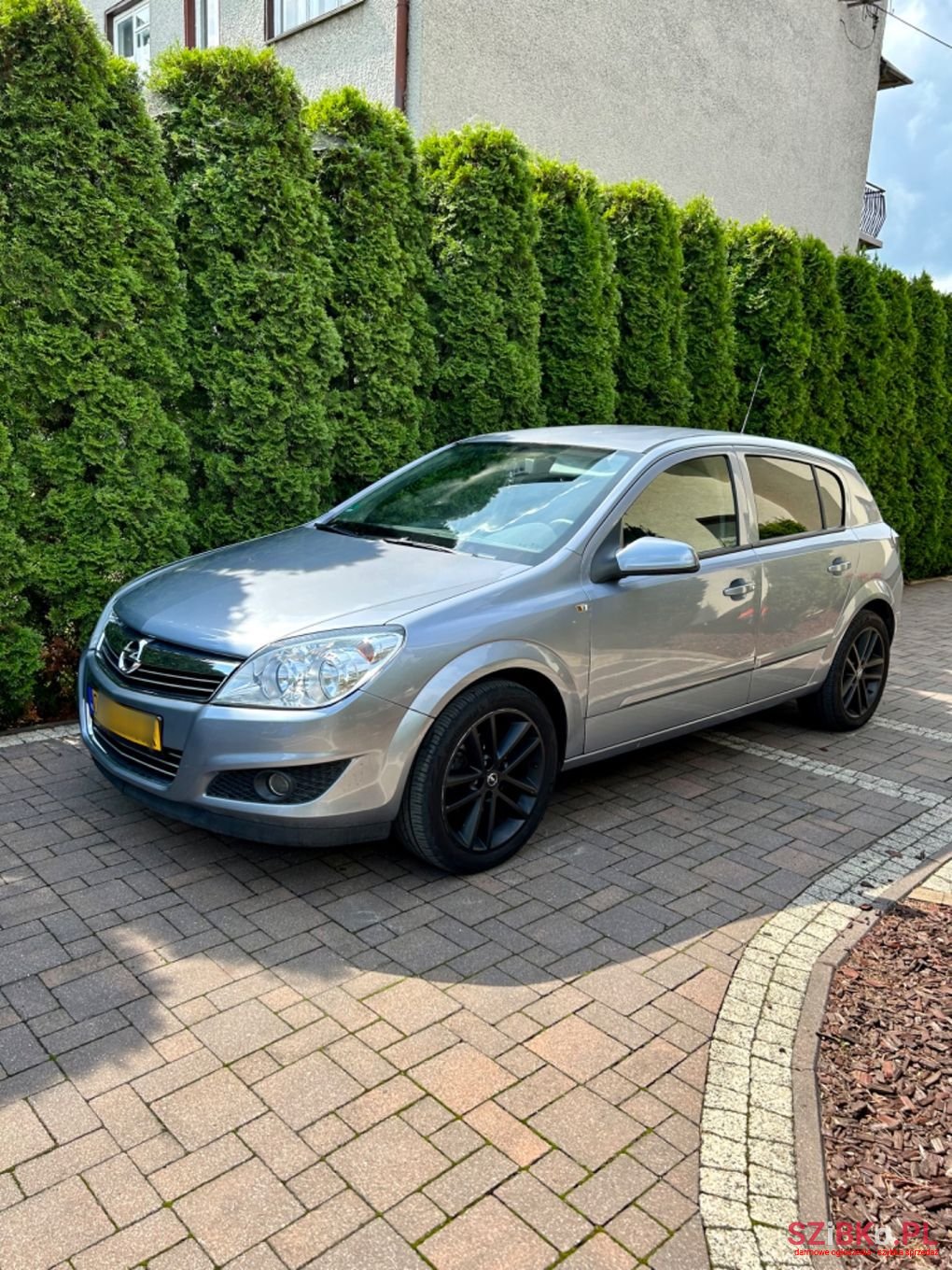 2007' Opel Astra photo #1