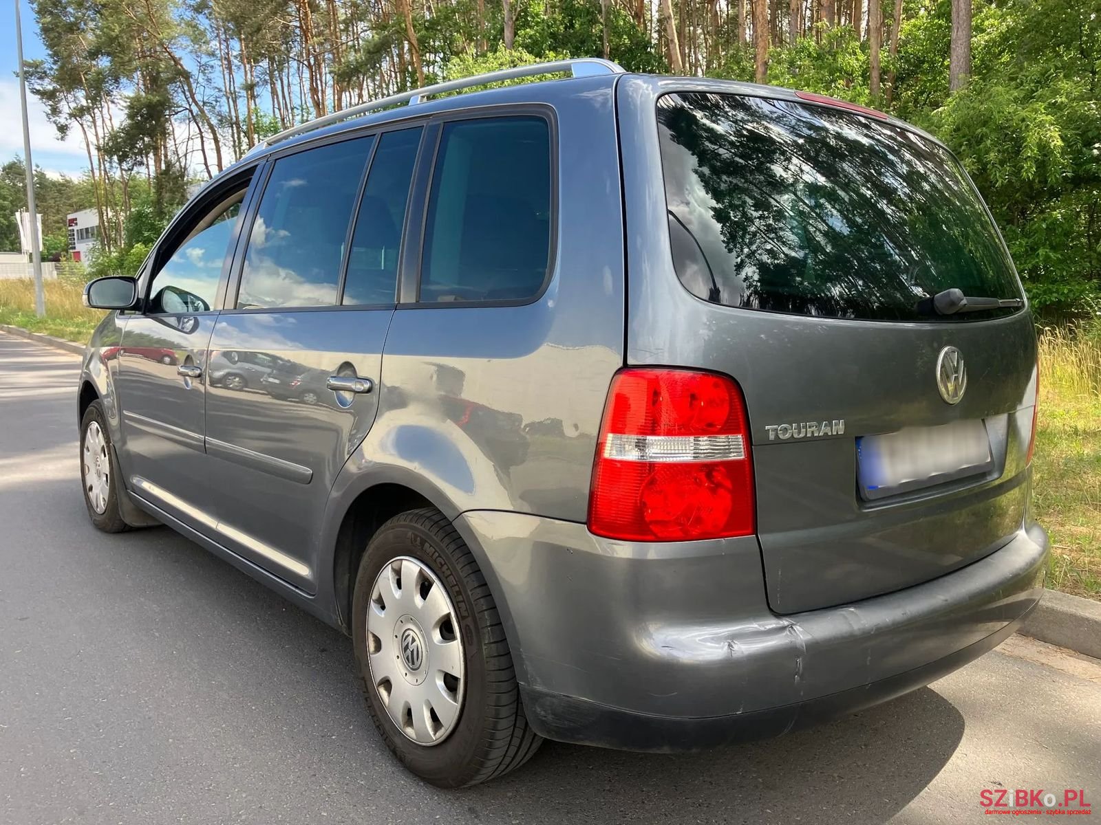 2004' Volkswagen Touran photo #5