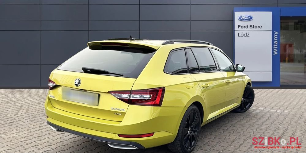 2019' Skoda Superb photo #5