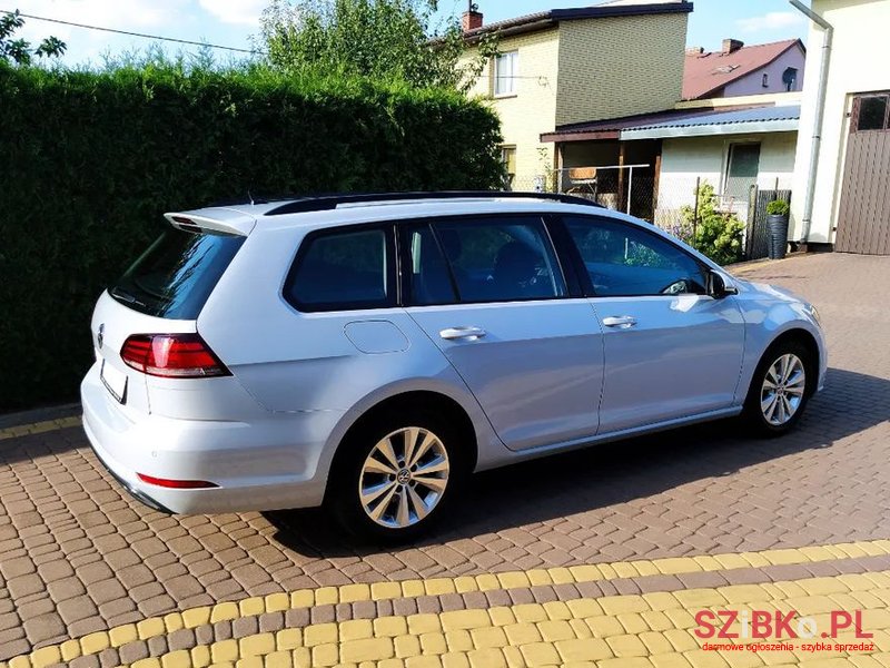 2018' Volkswagen Golf photo #5