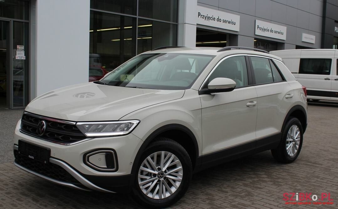 2022' Volkswagen T-Roc photo #2