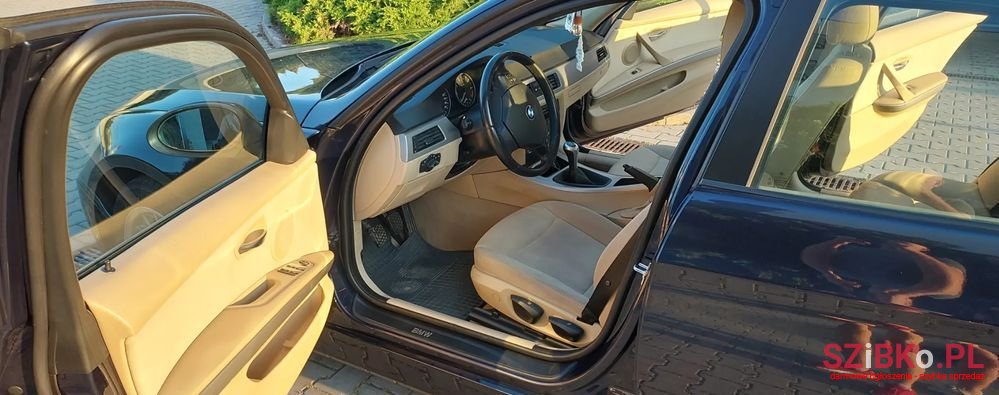 2007' BMW 3 Series 318I photo #2