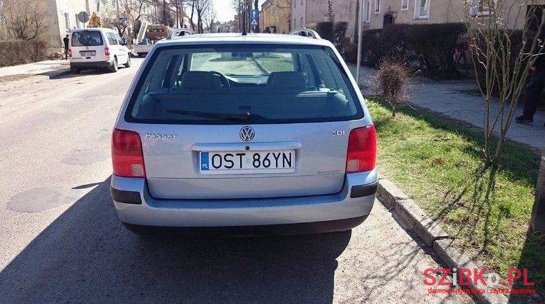 2000' Volkswagen Passat photo #1