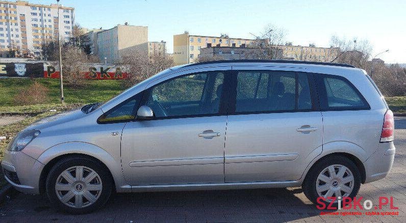 2007' Opel Zafira photo #1