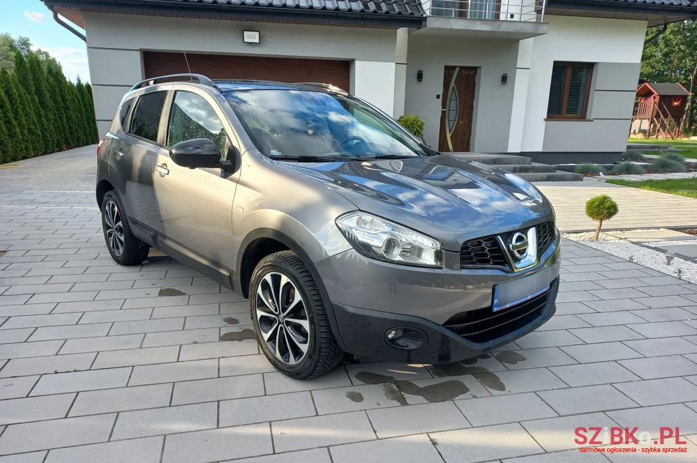 2013' Nissan Qashqai 2.0 4 X 4 360 photo #1