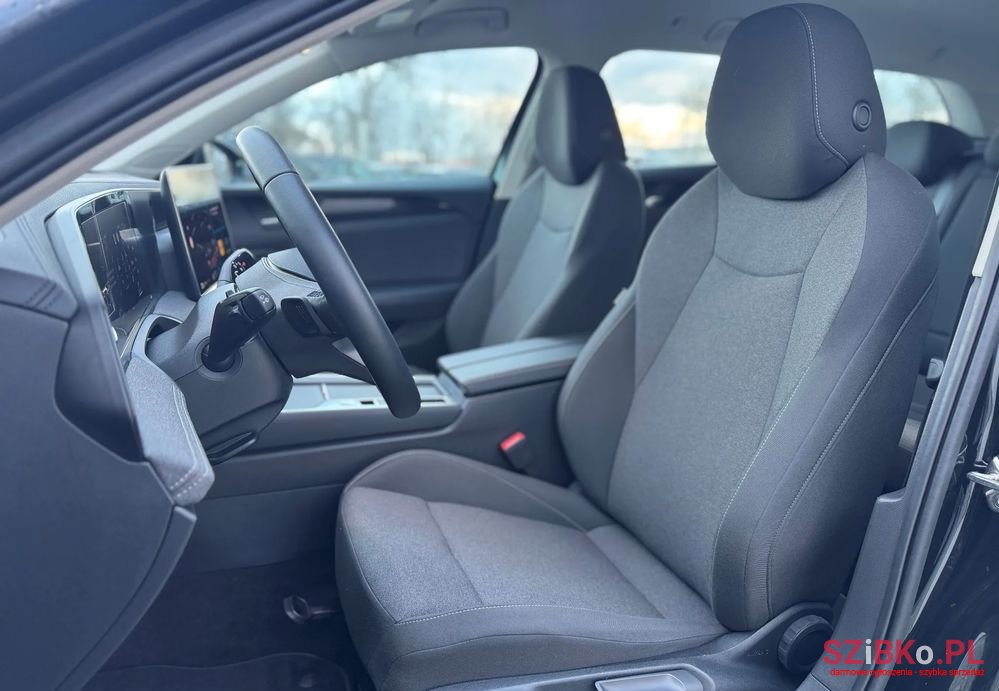 2024' Volkswagen Passat photo #4