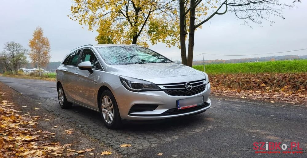 2018' Opel Astra V 1.6 Cdti Enjoy photo #1