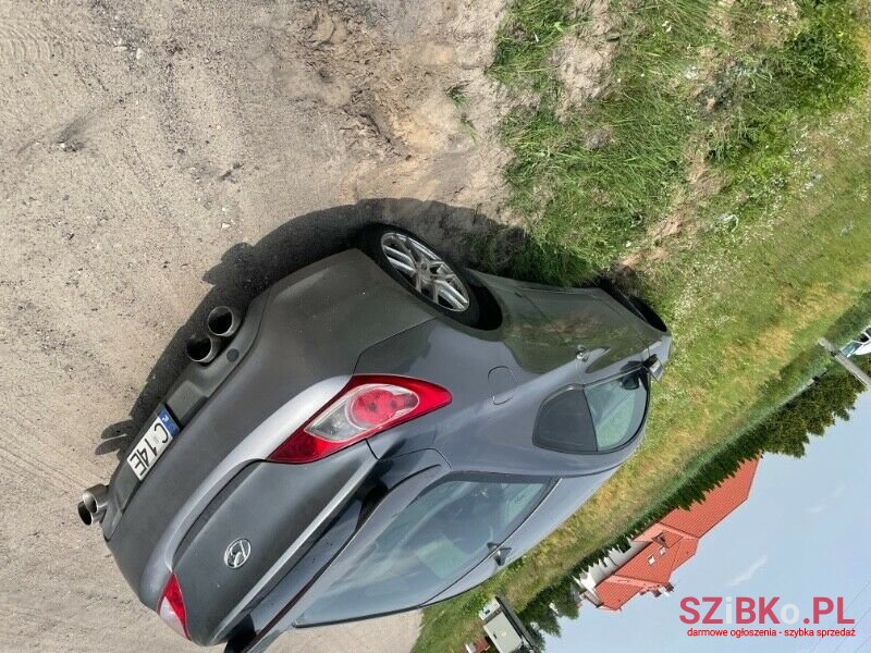 2010' Hyundai Genesis photo #4