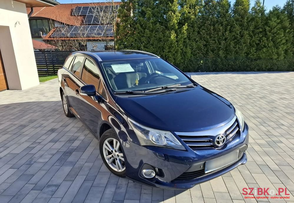 2012' Toyota Avensis 2.0 D-4D Sol photo #1