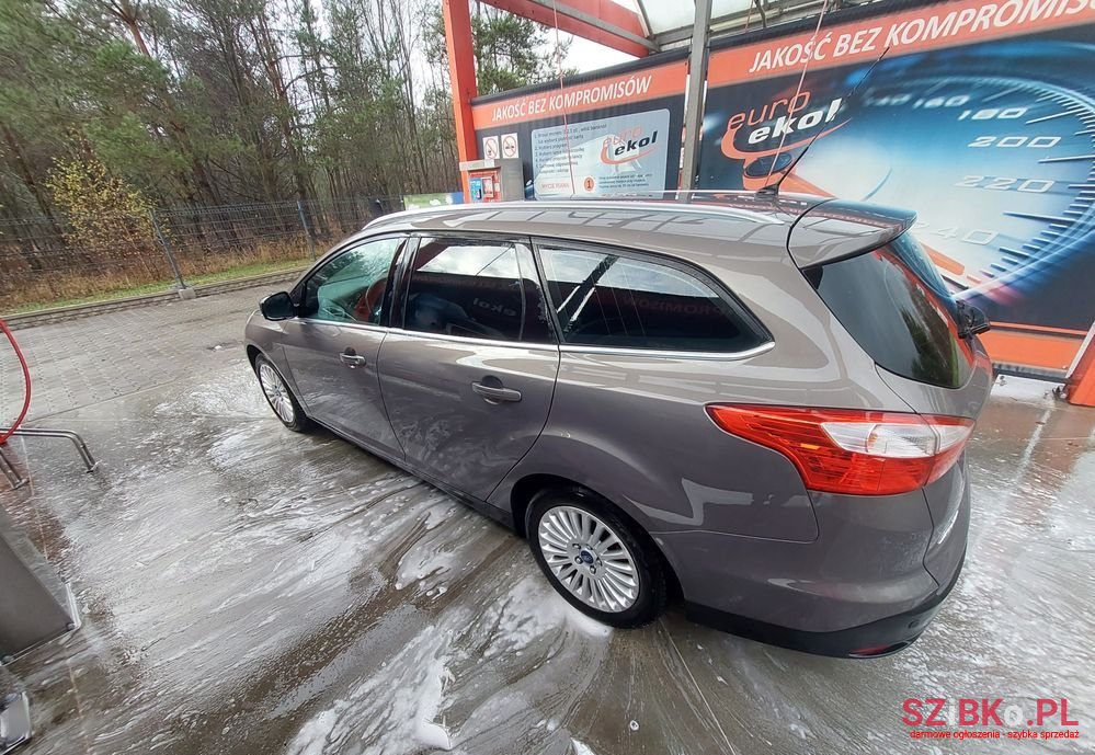 2011' Ford Focus photo #5