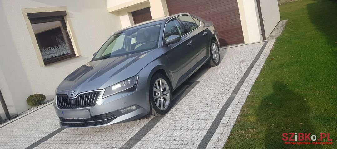 2016' Skoda Superb photo #2