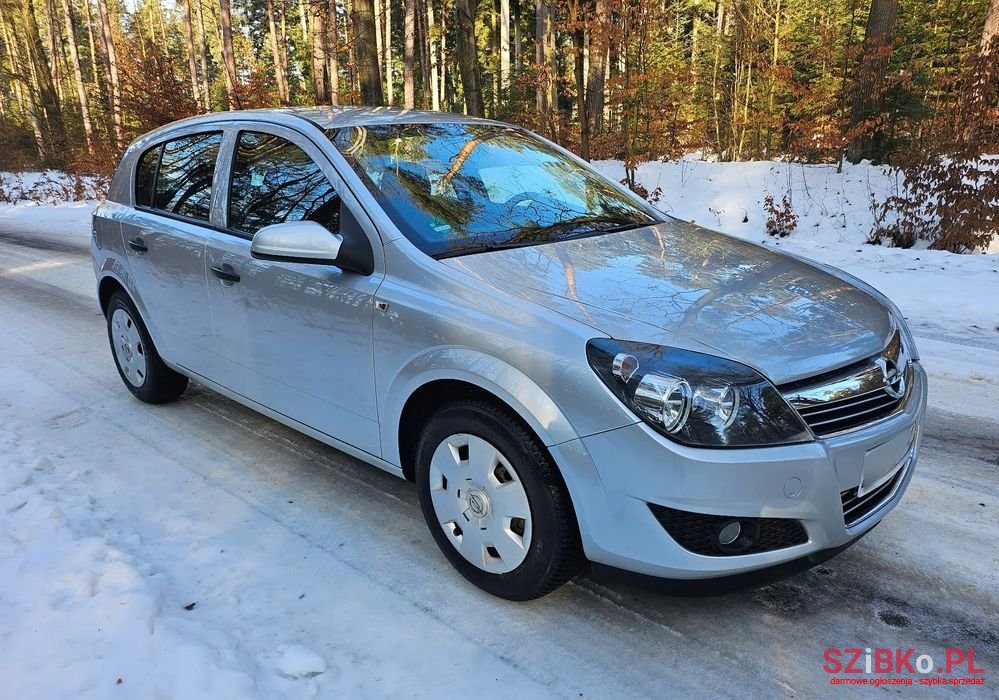 2009' Opel Astra photo #3