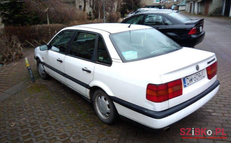 1995' Volkswagen Passat photo #2