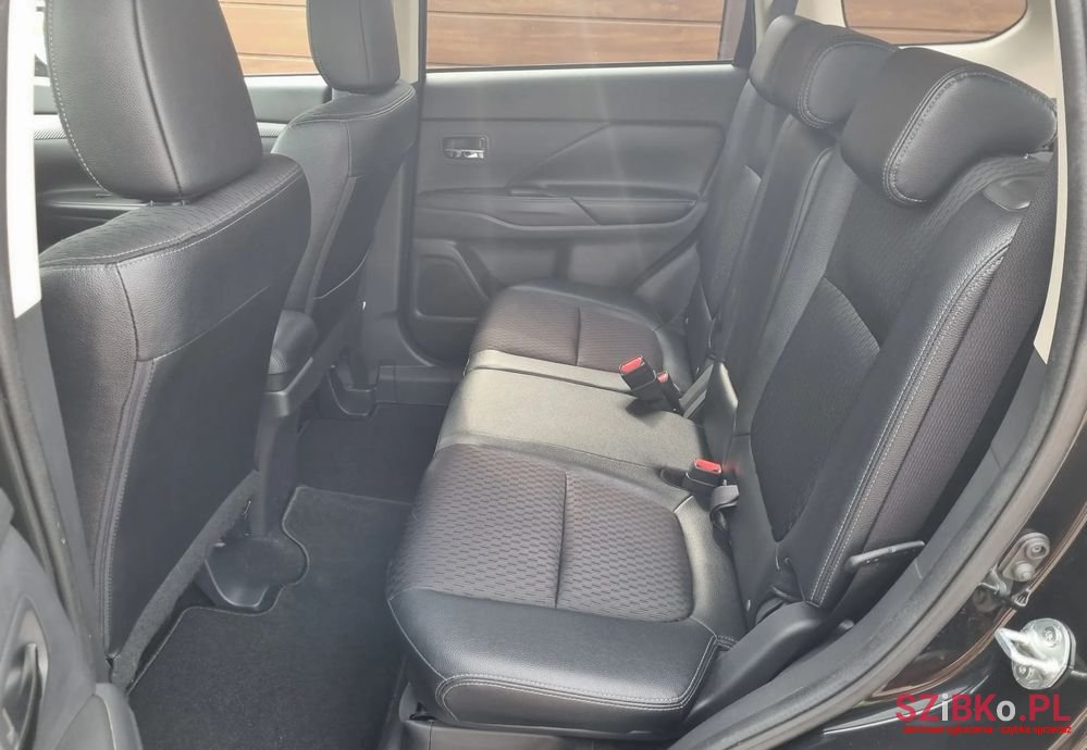 2014' Mitsubishi Outlander photo #6