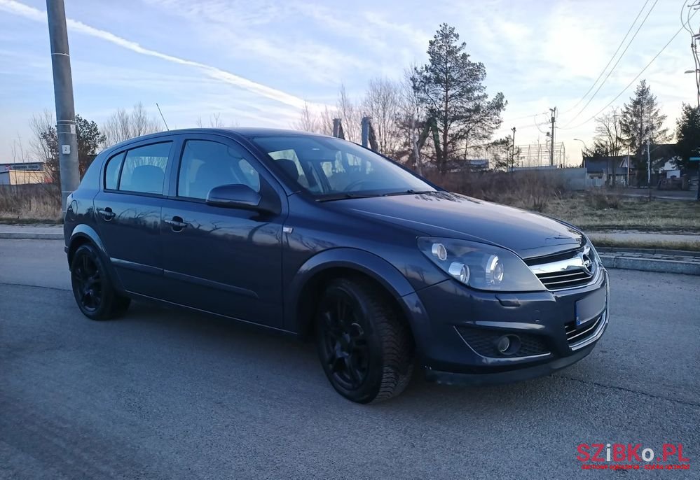 2008' Opel Astra photo #4
