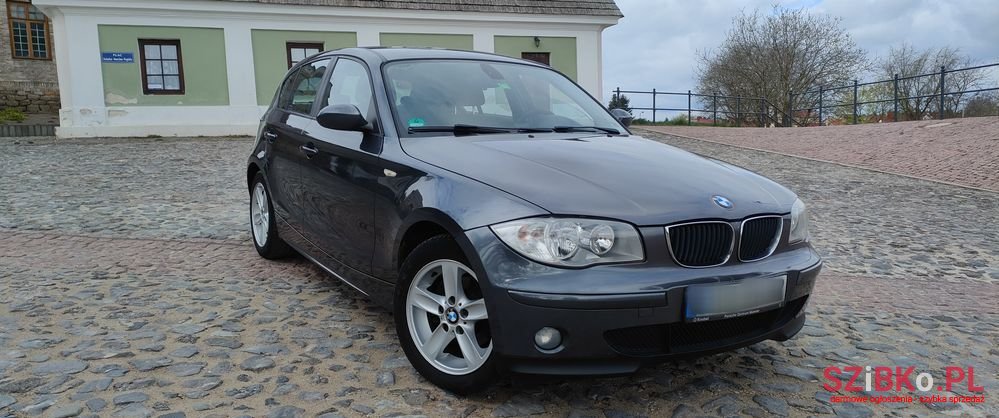 2006' BMW 1 Series 116I photo #1