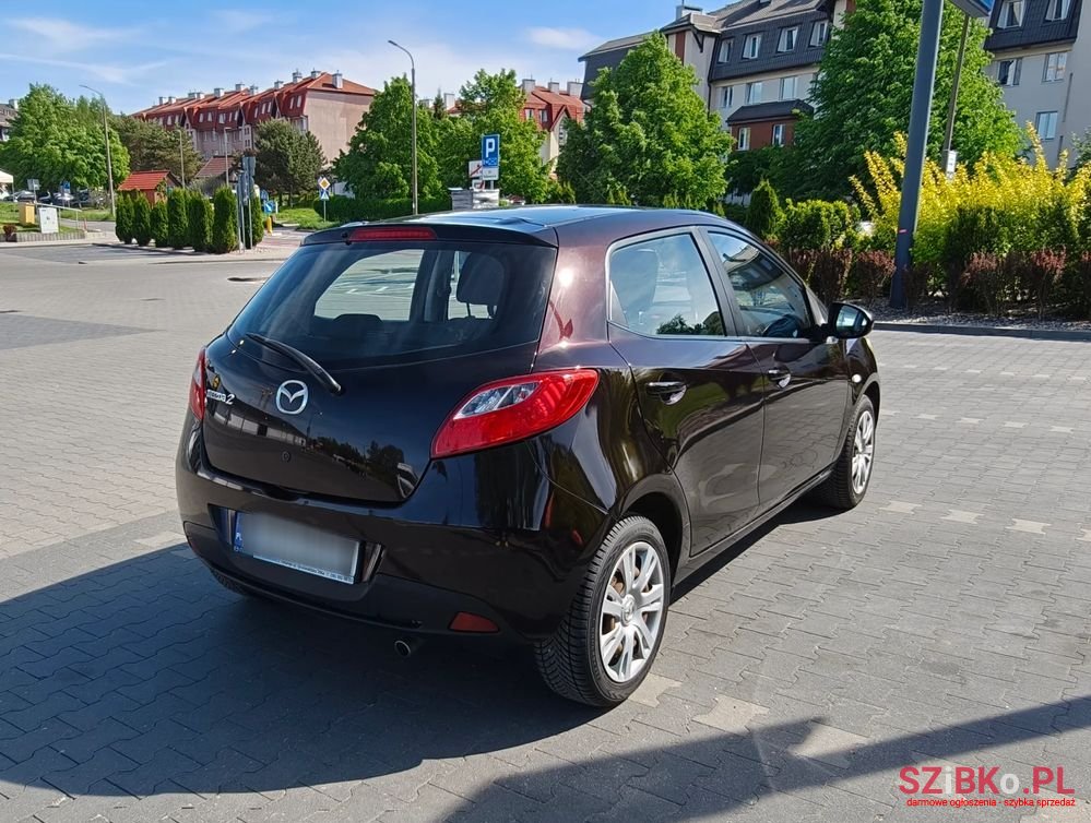 2011' Mazda 2 1.3 Exclusive photo #3
