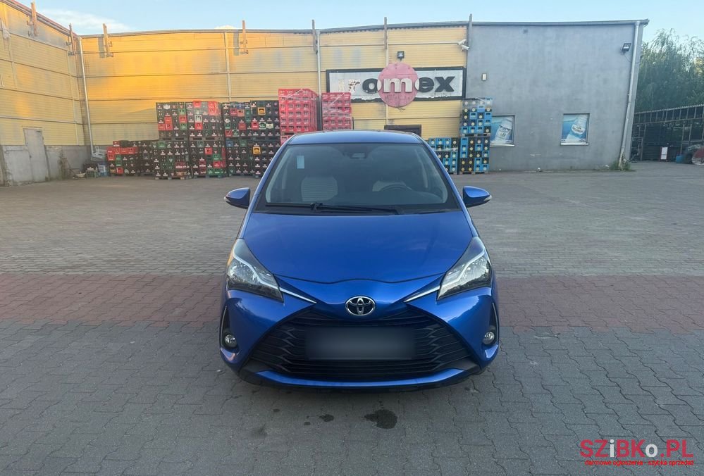 2019' Toyota Yaris 1.5 Premium photo #1