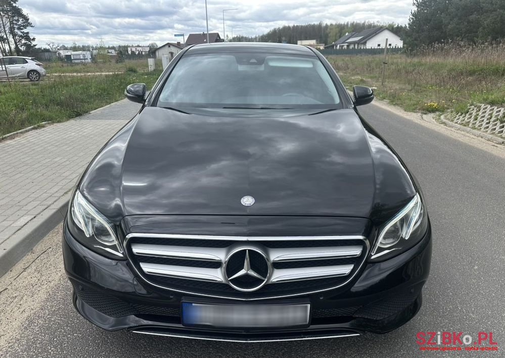 2017' Mercedes-Benz E-Class 220 D photo #1