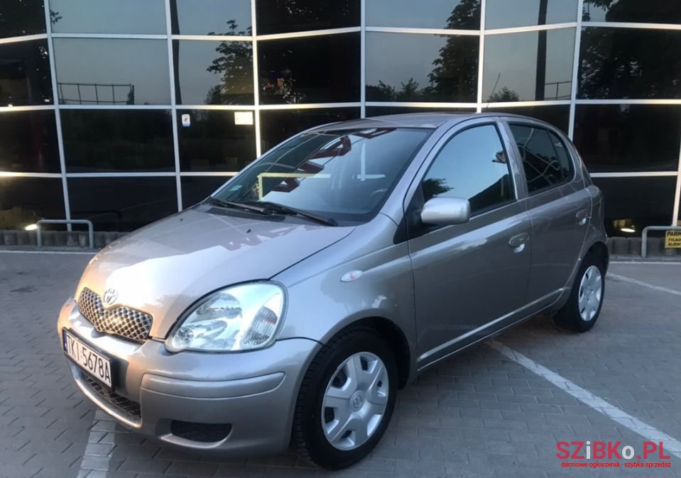 2004' Toyota Yaris photo #2