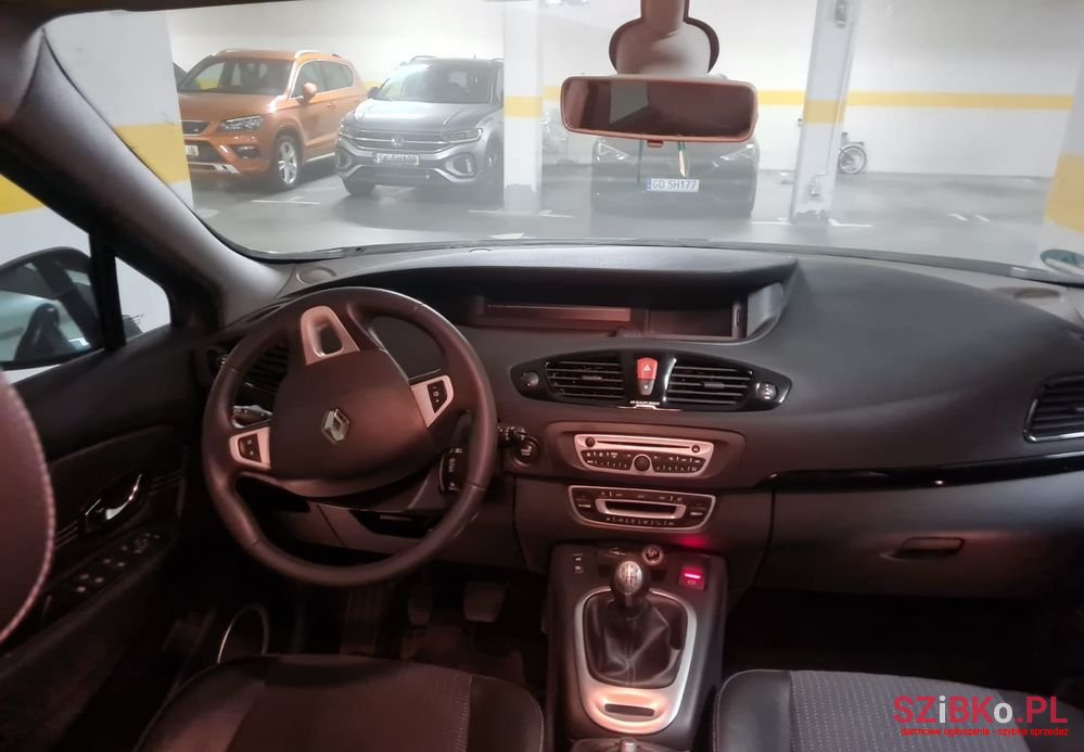 2011' Renault Scenic 1.5 Dci Emotion photo #3