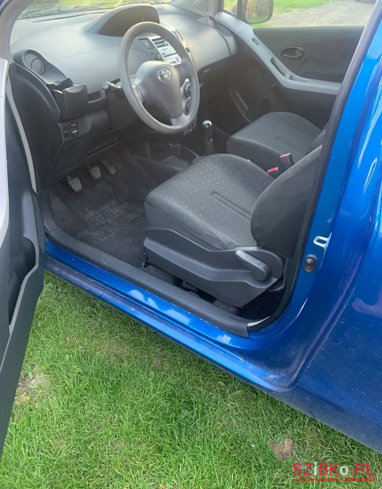 2007' Toyota Yaris 1.0 Luna A/C photo #3