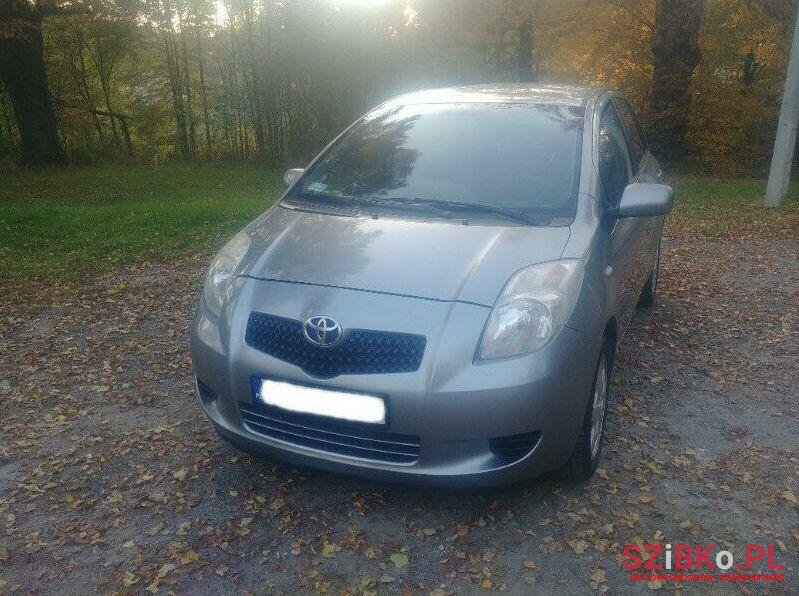 2006' Toyota Yaris photo #1