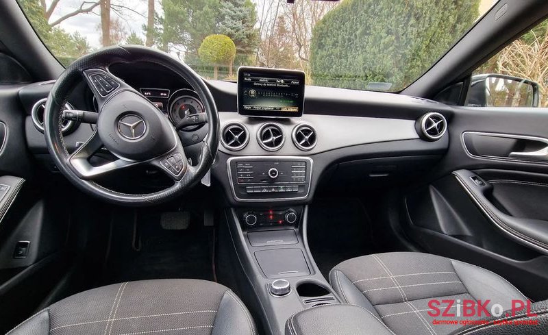 2015' Mercedes-Benz CLA photo #2