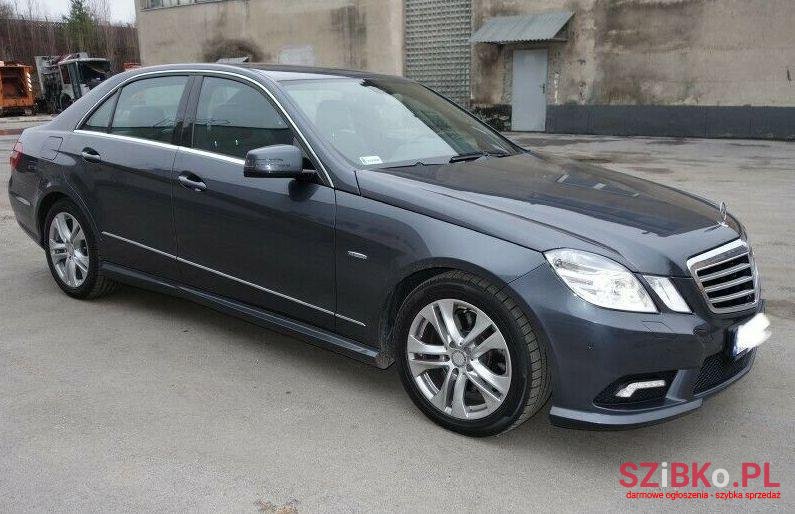2011' Mercedes-Benz Klasa E photo #1