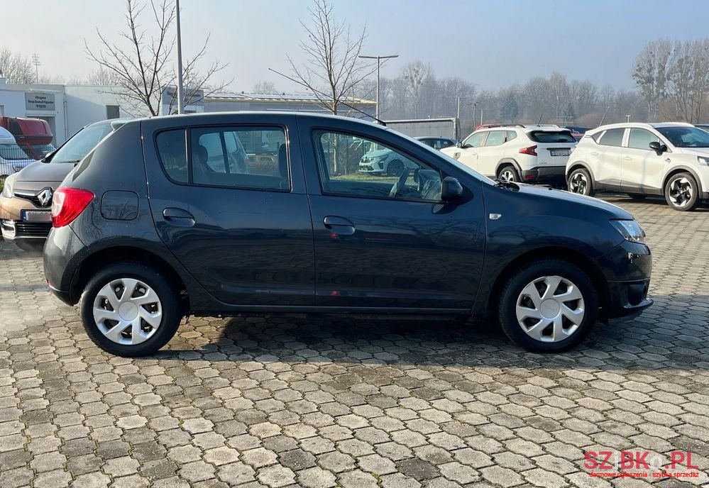 2015' Dacia Sandero photo #6