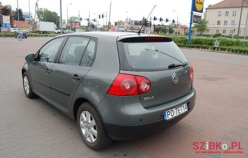 2006' Volkswagen Golf photo #2