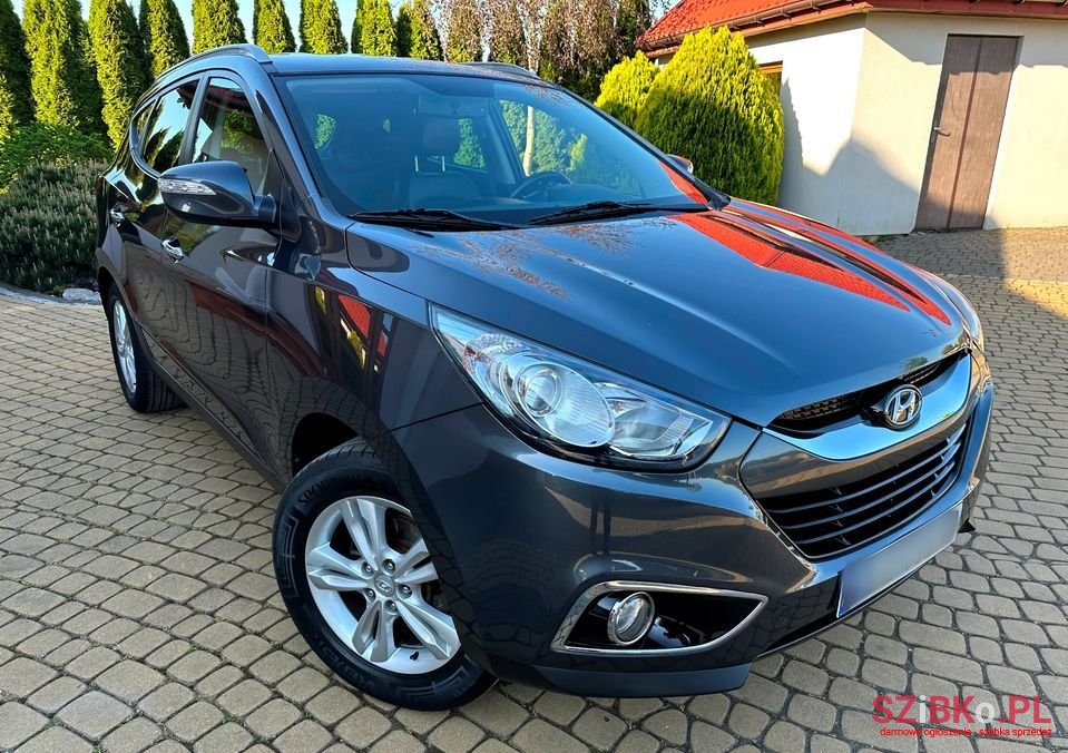 2011' Hyundai ix35 photo #2