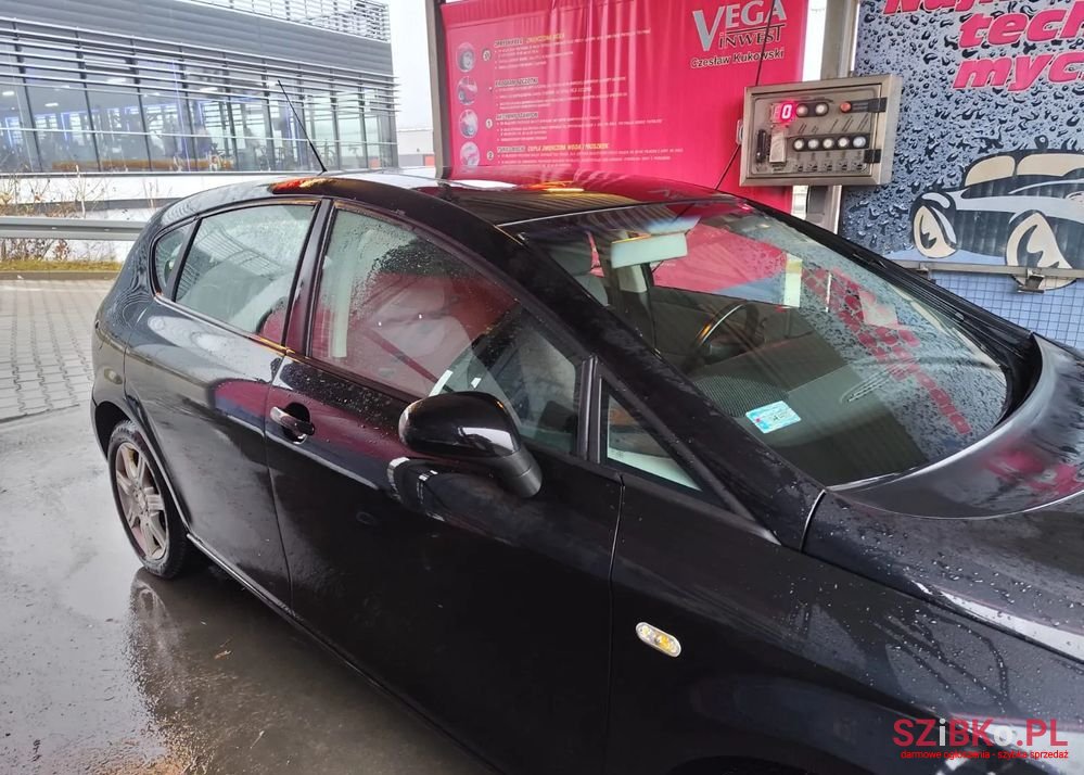 2007' SEAT Leon photo #2