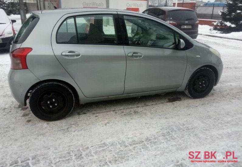 2007' Toyota Yaris photo #1