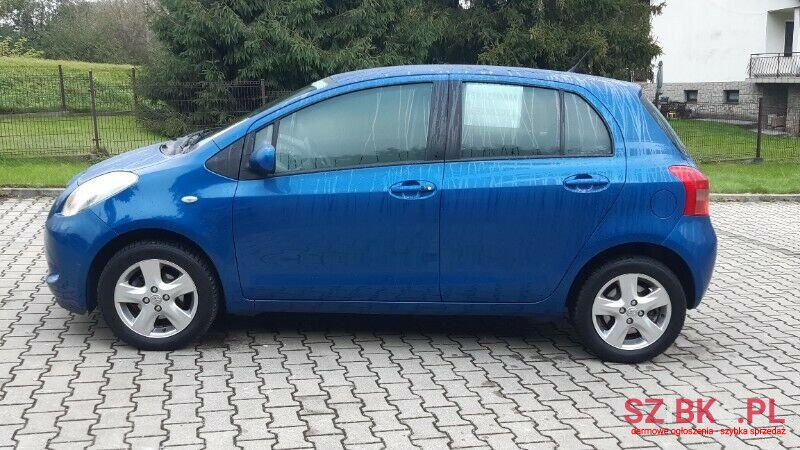 2008' Toyota Yaris photo #6