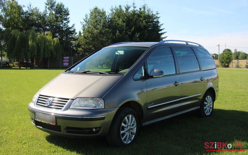 2007' Volkswagen Sharan 1.9 Tdi Comfortline Tiptr photo #1