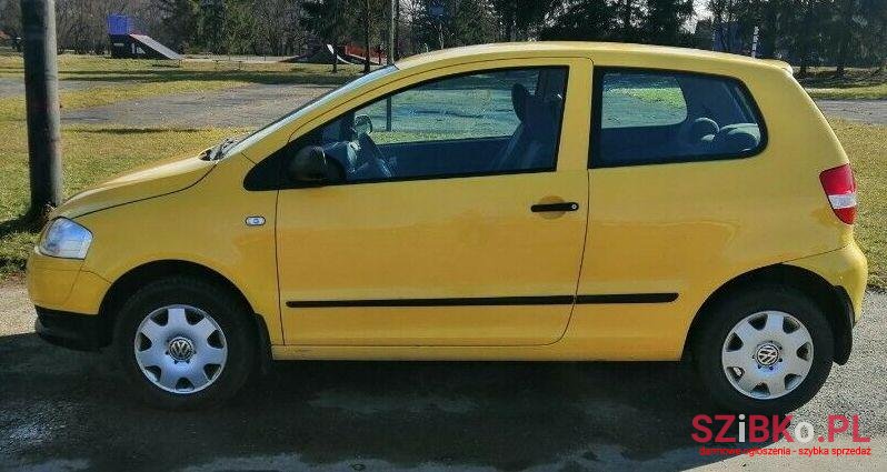 2006' Volkswagen Fox photo #4