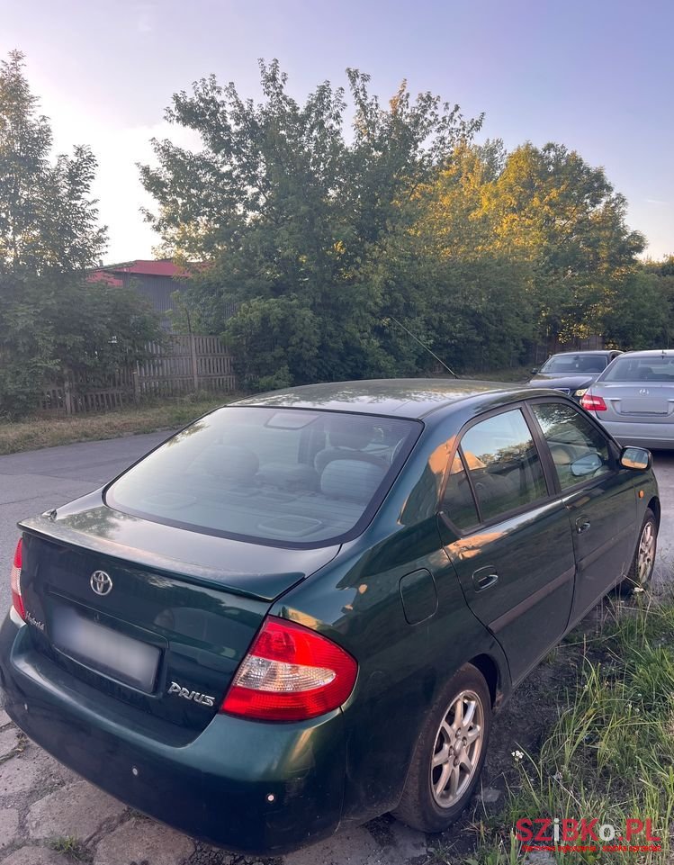 2001' Toyota Prius photo #5