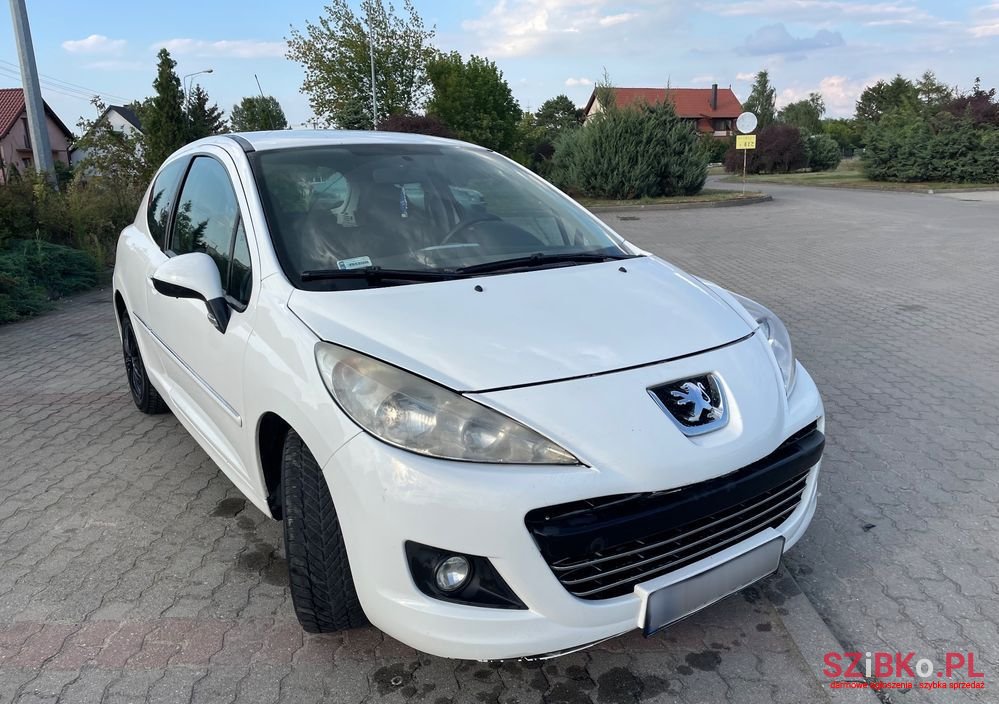 2012' Peugeot 207 1.4 Hdi Active photo #3