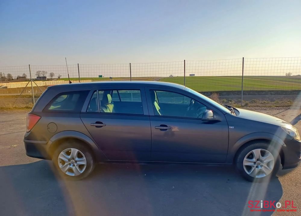 2012' Opel Astra Iii 1.6 photo #2