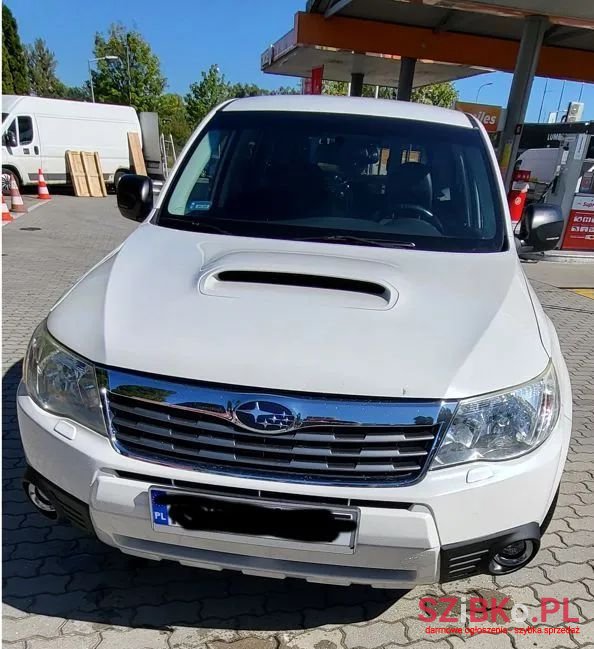 2011' Subaru Forester photo #3